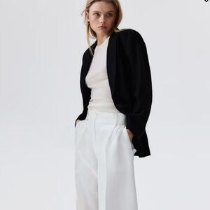 H&M Black Blazer with Notched Lapel and Relaxed Fit Work Girlboss Edgy Classy